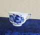 Blå Blomst kantet Royal Copenhagen porcelæn. Kongelig porcelæn.Mokkakop eller espressokop nr. ...