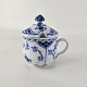 Lille kop med låg af porcelæn fra stellet musselmalet halvblonde. Nr 1/743744.Producent ...