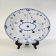 Ovalt fad af porcelæn fra stellet musselmalet halvblonde. Nr 1/533.Producent Royal ...