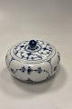 Royal Copenhagen Musselmalet Riflet Lågskål No. 2018Måler 14cm x 9,5cm / 5.52 inch x 3.74 inch