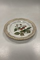Royal Copenhagen Privat Malet Flora Danica Frugttallerken No. 3554Måler 22,5cm / 8.86 ...