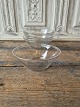 Mælkeskål i kart glasAalborg eller Holmegaard glasværkHøjde 5,5 cm. Diameter 15 cm.Lager: 6