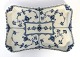 Royal Copenhagen. Musselmalet, Helblonde. Firkantet fad. Model 1195. Længde 24,5 cm. Bredde 17,5 ...