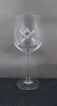 Frimurer glas eller Loge glas, rødvin krystalglas på slank stilk. Kumme dekoreret med Passer + ...