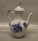 1 stk på lager1794-10 Kaffekande 25,5 cm  Kongelig Dansk Porcelæn Blå Blomst Svejfet I fin og ...