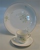 Babies Breath 
Bing and 
Grondahl B&G 
(Brudeslør) : 
White base, 
Babies Breath, 
gold rim, form 
676 ...
