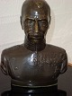 Bronze buste 
Christian den 
tiende
Sign.: Leif H 
1940
Mål: 15x13x8