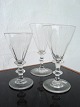 3 Anglais Glas 
med 
halvfacetteret 
cuppa og stilk 
med knap og 
skarp mollex.
Rødvinsglas 
(14 ...