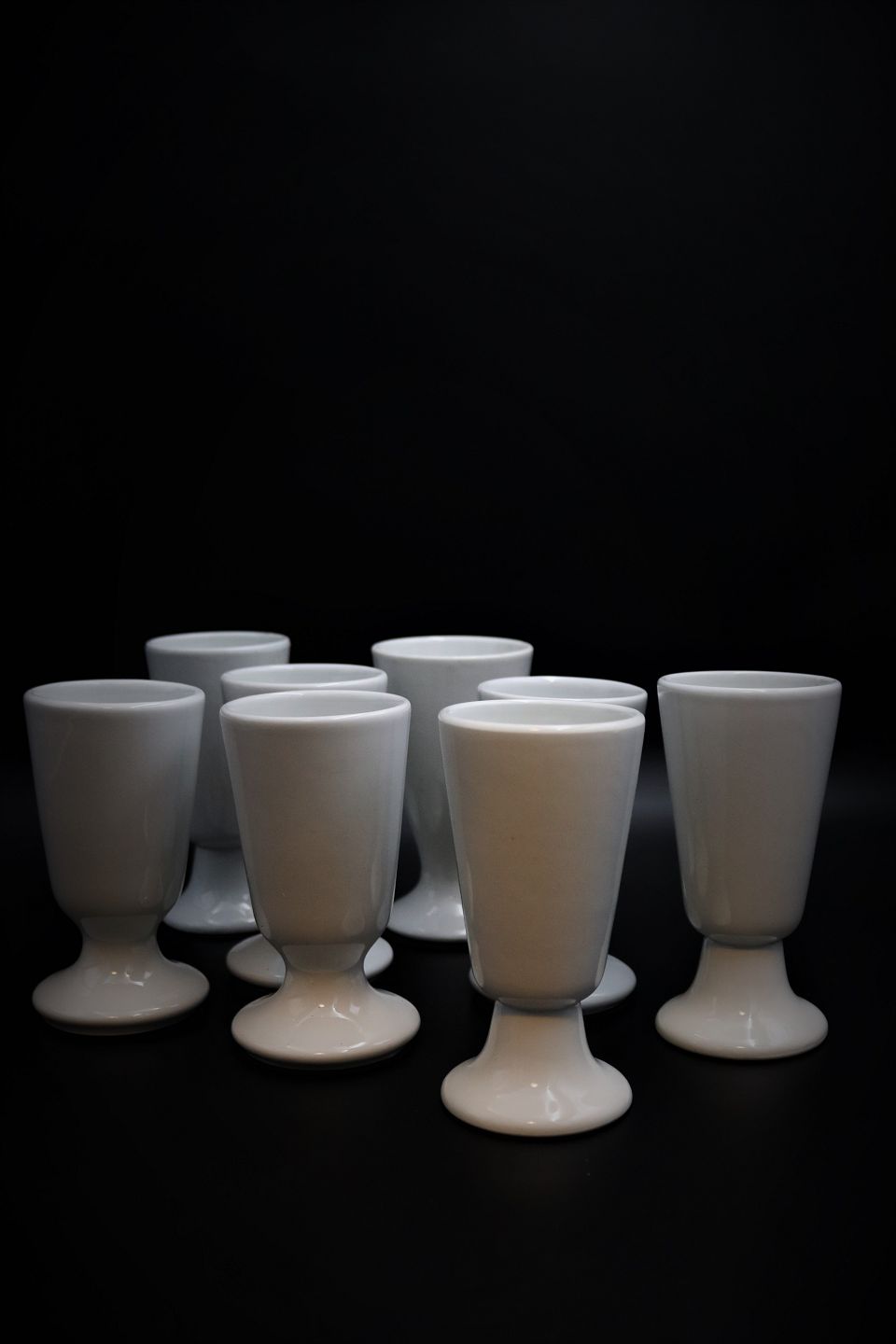 K&Co - Gamle franske kaffe krus på fod i kraftig hvid * Højde: 14 - 14,5cm.