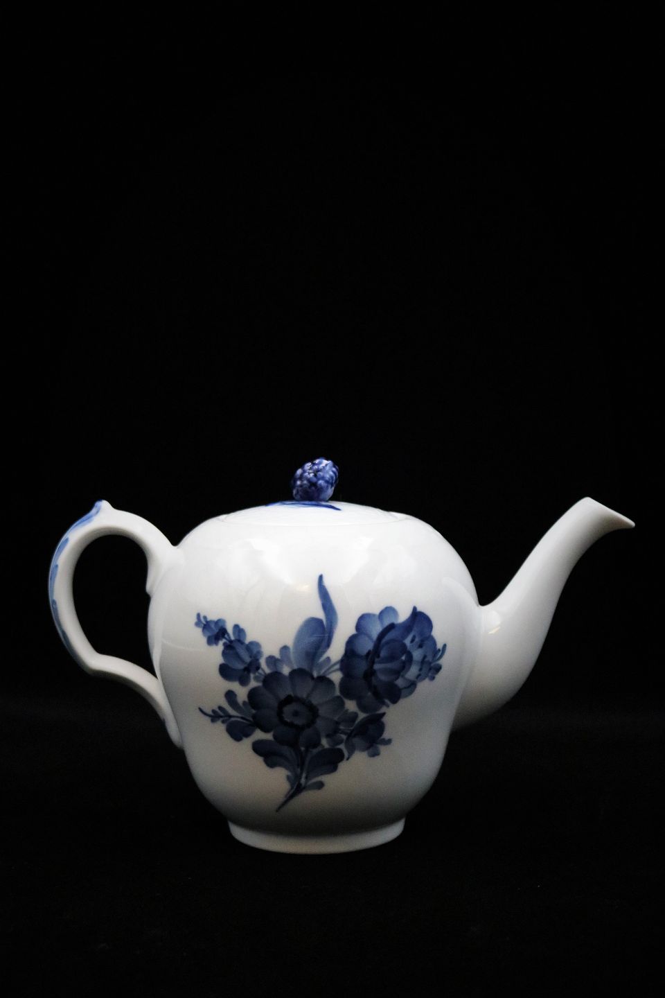 K&Co - Royal Copenhagen Blue Flower Braided teapot * 10/8122.