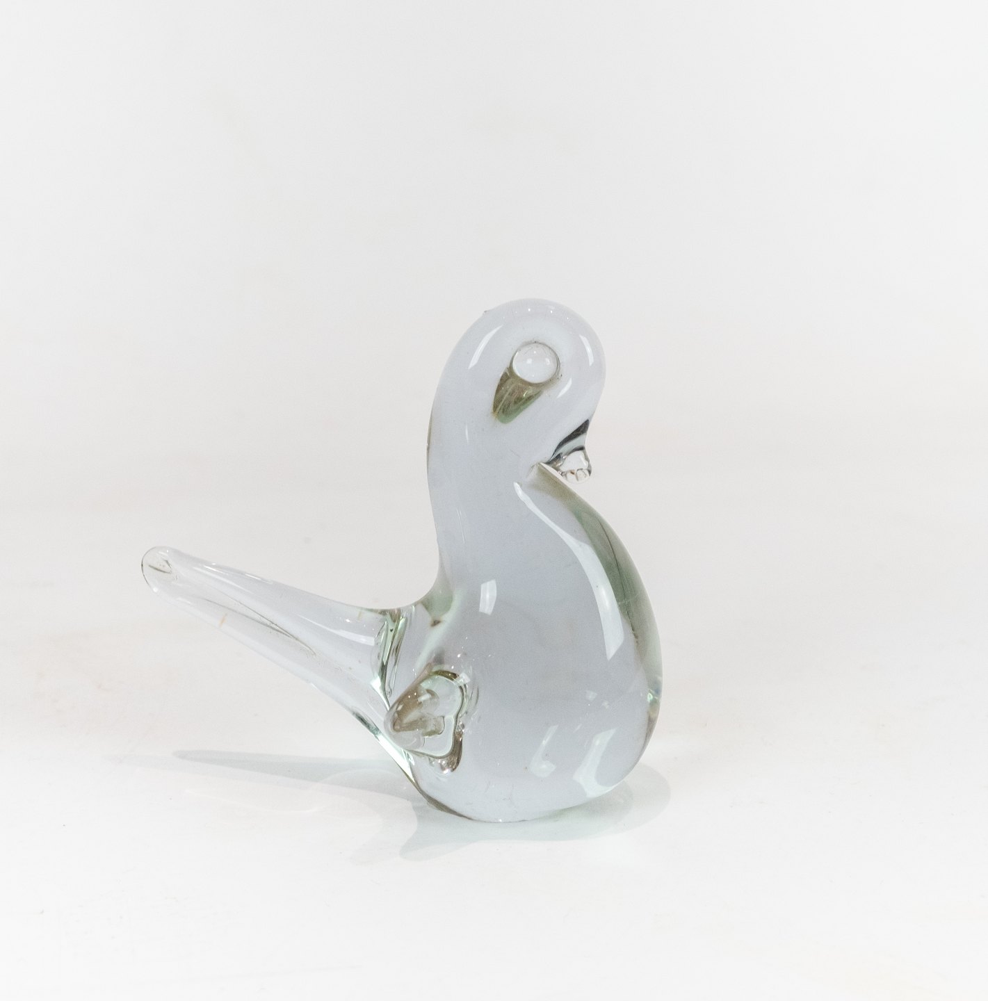 Osted Antik & Design • Anden form for * Et par dekorative glas fugle. * 5000m2 udstilling.