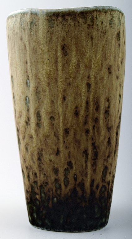 Gunnar Nylund, Rörstrand vase in ceramics.
