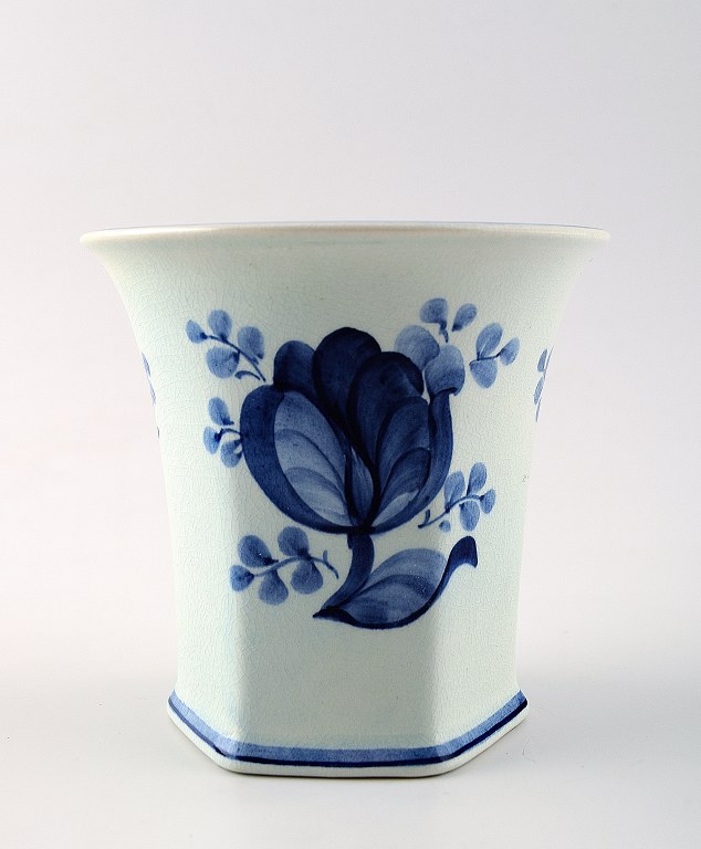 Royal Copenhagen / Aluminia Tranquebar vase.
Decoration number 11/1239.