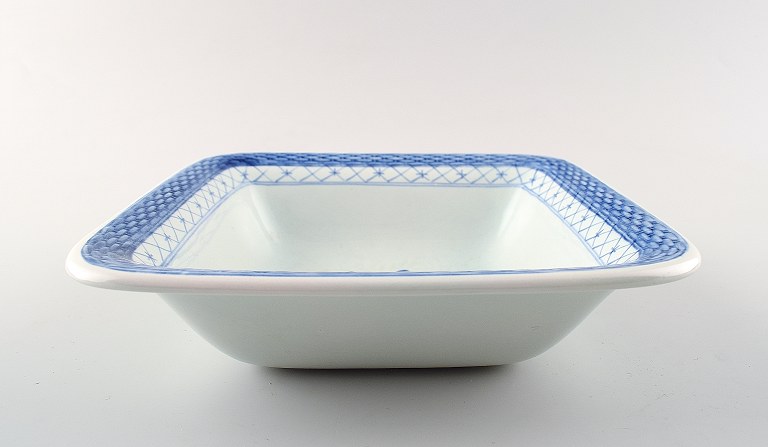 Royal Copenhagen / Aluminia Tranquebar Square bowl.
Decoration number 11/1337.