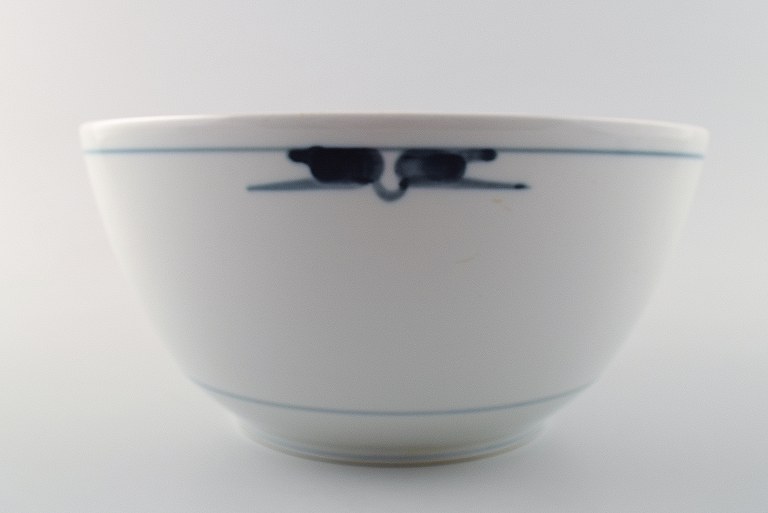 Royal Copenhagen Gemina, salad bowl (41/14620) Gertrud Vasegaard.
