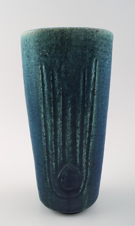 Eva Stæhr Nielsen for Saxbo, keramik vase i moderne design.
