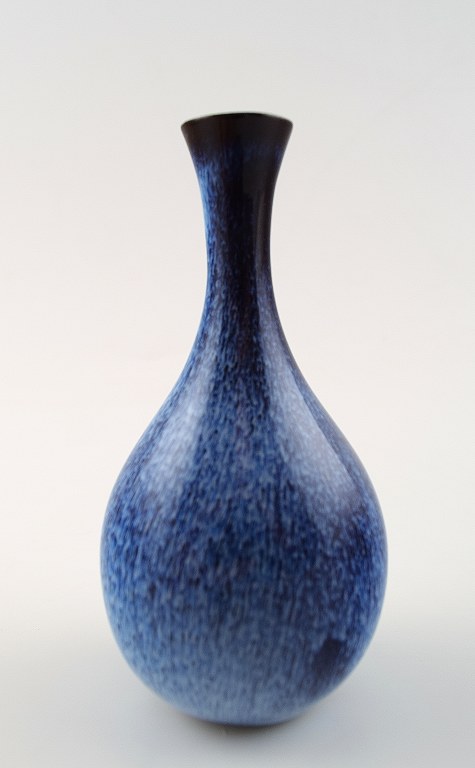 Rörstrand, Gunnar Nylund miniature keramikvase. 
