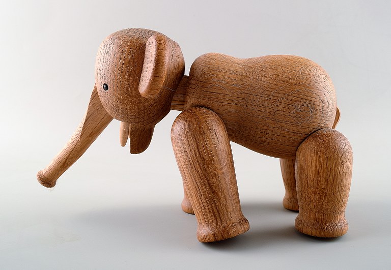 Kay Bojesen (1886 - 1958) elefant i egetræ. 
