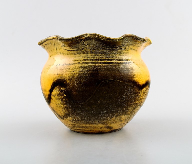 Kähler, Denmark, glazed ceramic vase, 1930s.
Designed by Svend Hammershoi.