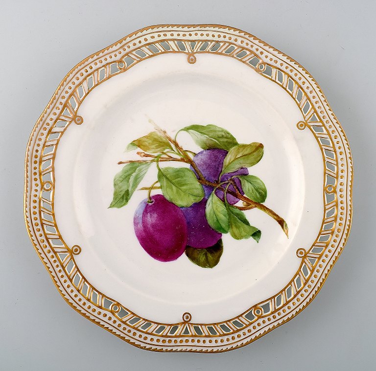 Royal Copenhagen Flora Danica pierced dinner plate with fruit motif. Plum.