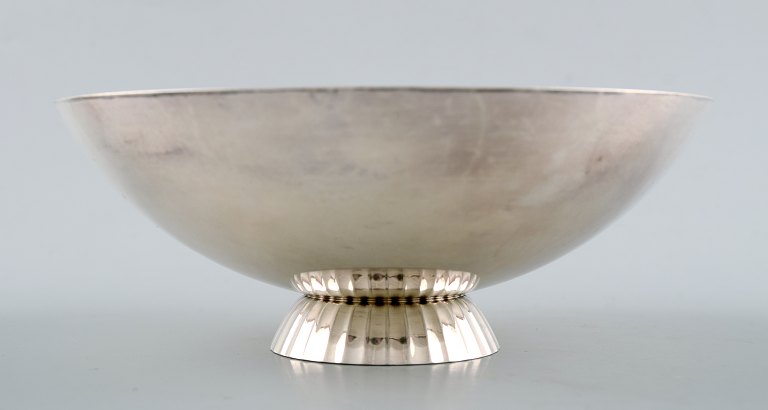 Georg Jensen. Sigvard Bernadotte (1907-2002). Modern sterling silver bowl, 
dessin no. 823