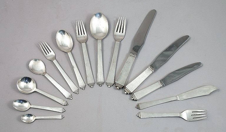 DENMARK. Georg JENSEN. Cutlery in silver, 184 pieces. Model "Pyramid" created in 
1933-34 by Harald NIELSEN for Georg Jensen.