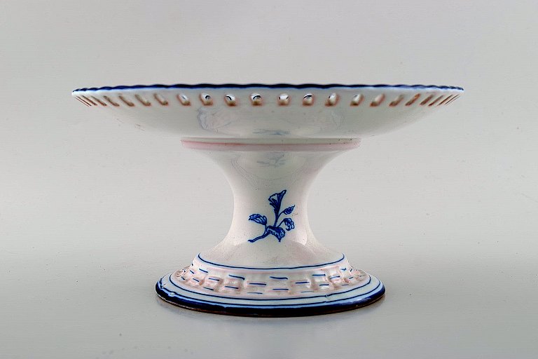 Early and rare unique Emile Gallé, Nancy, centerpiece of earthenware, app. 1870.