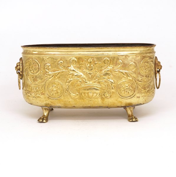 Light gilt brass jardiniere. Sweden circa 1840. H: 18cm. 15x32cm