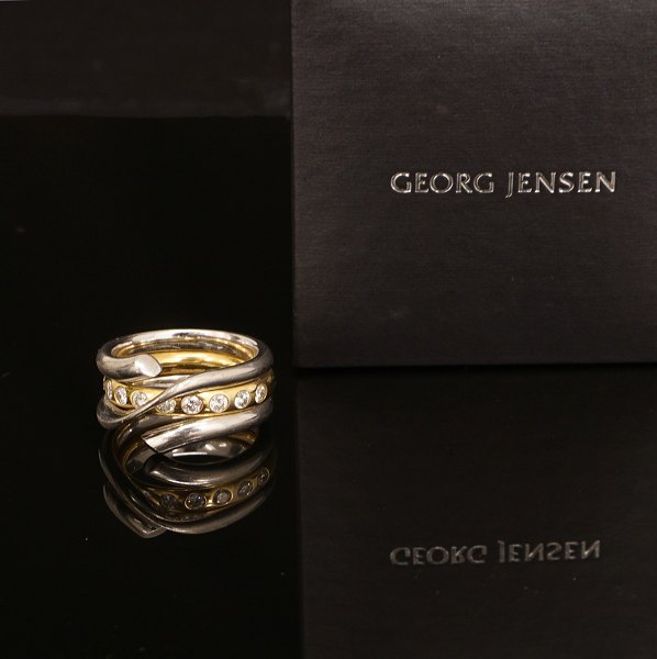 Regitze Overgaard für Georg Jensen: Magic Ring, 18kt Gold, mit neun Brillanten. 
Ringgr. 53