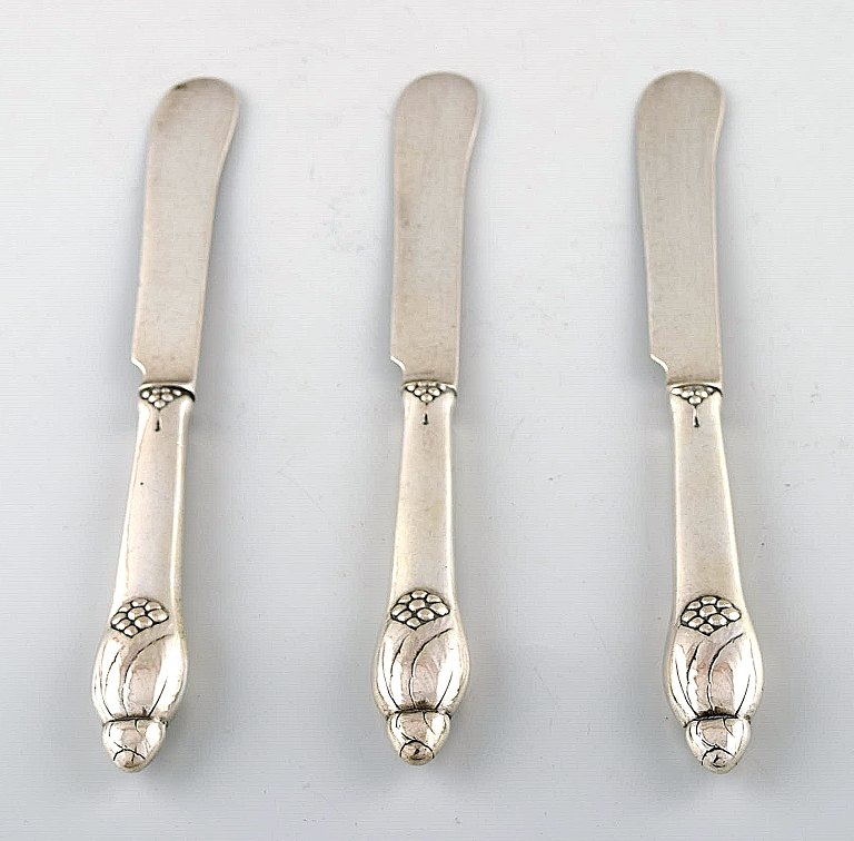 Evald Nielsen number 6, three fruit knives in silver.
