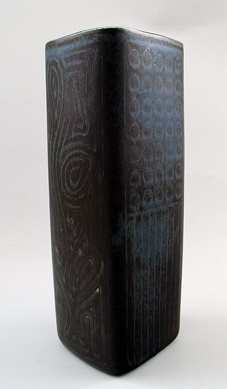 Large Rörstrand / Rorstrand stoneware vase by Gunnar Nylund.
