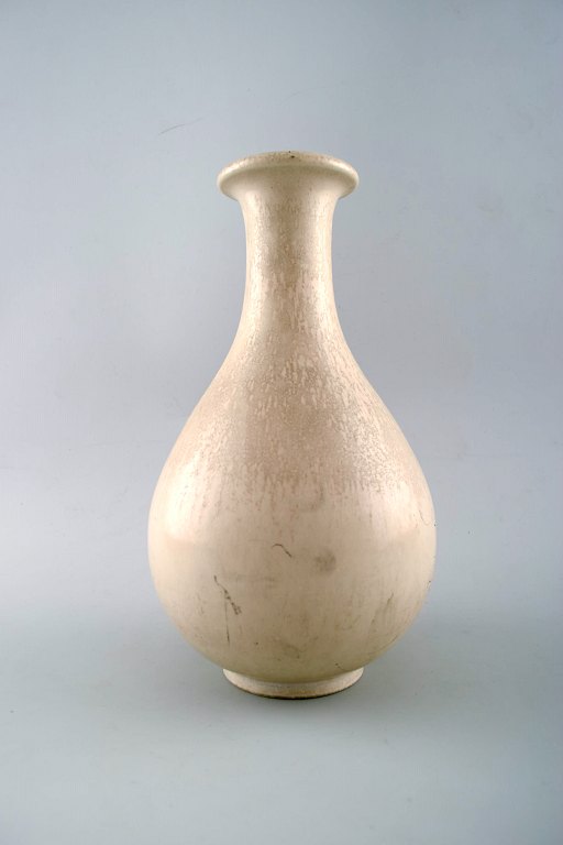 Gunnar Nylund, Rörstrand vase i keramik. 
Smuk æggeskalsglasur.