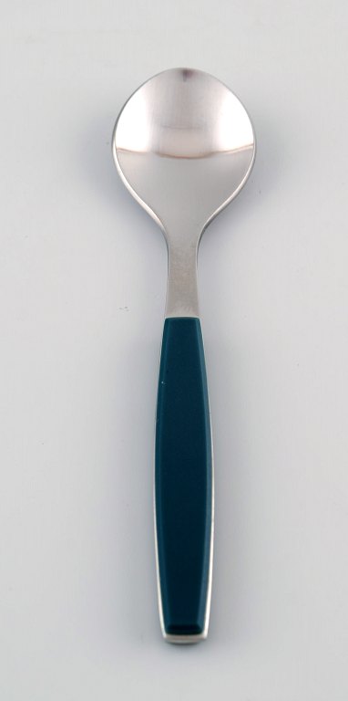 4 teaspoons, Henning Koppel. Strata cutlery stainless steel and green plastic. 
Designed by Georg Jensen.
