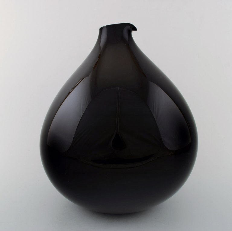 Large Blomkulla Swedish Art Glass Jug by Kjell Blomberg for Gullaskruf, 1963.