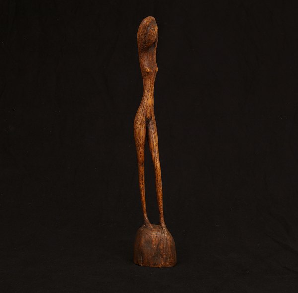 Grosse Otto P.-Figur: Frau. Holz. Signiert. H: 48cm