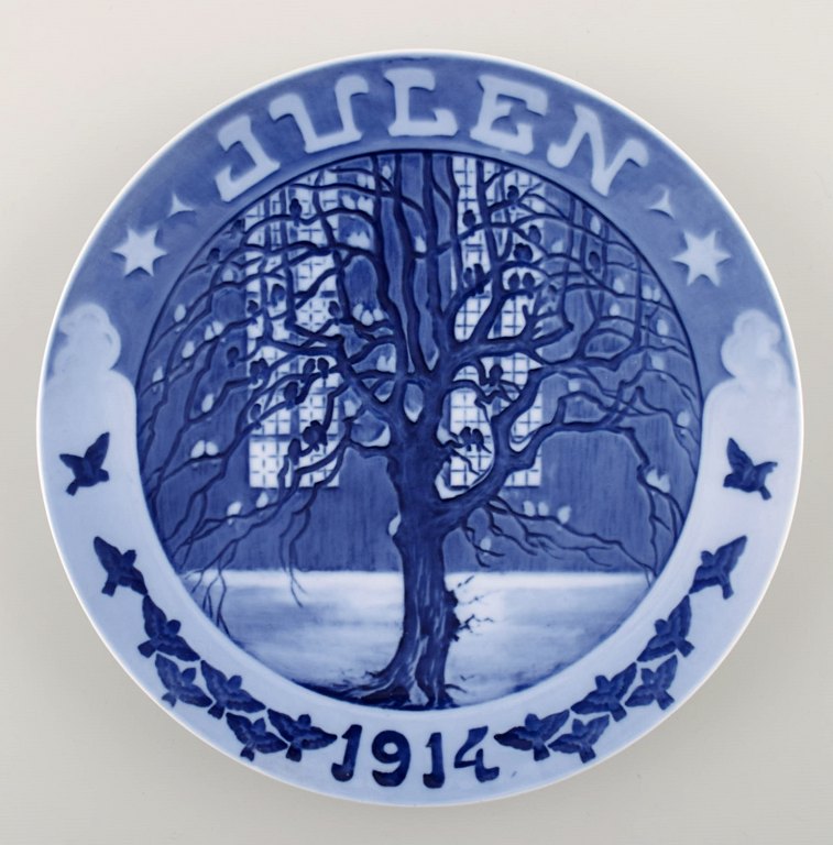 Royal Copenhagen, Christmas plate from 1914.
