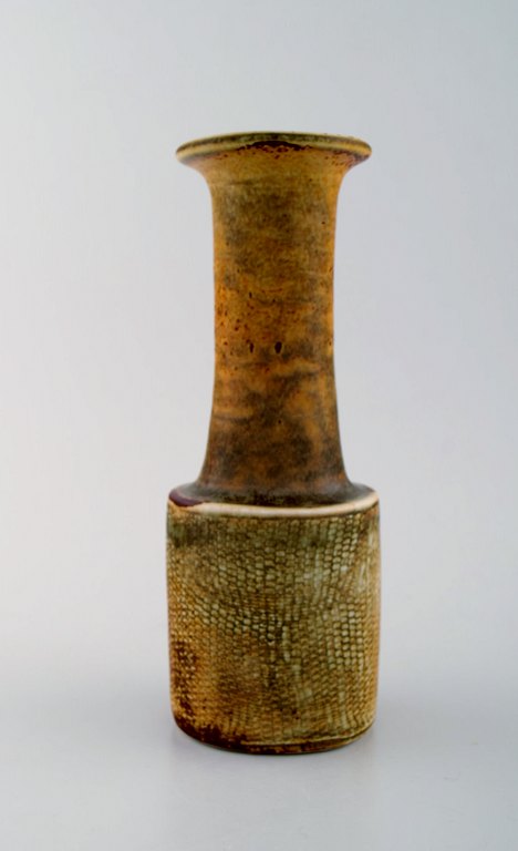 Stig Lindberg (1916-1982), Gustavsberg Studio hand, keramikvase. 
