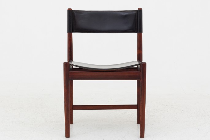 Kurt Østervig / Sibast Møbler
Dining chair in rosewood w. black leather.
1 pc. in stock
Good, used condition.
