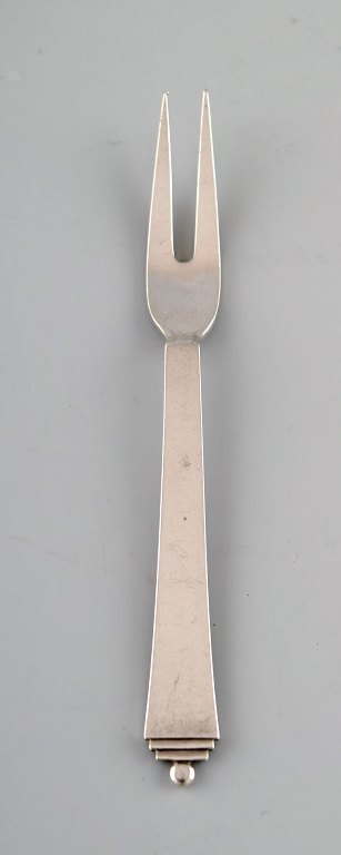 Georg Jensen "Pyramide" pålægsgaffel. 1933-1944.
