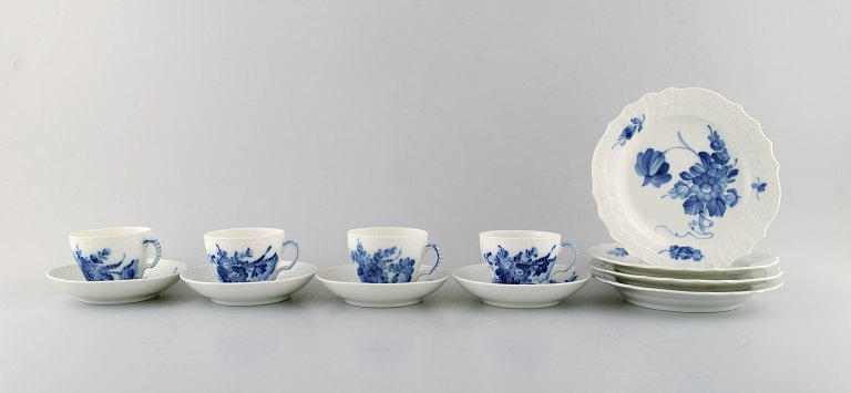 4 personers kaffeservice Kgl. Blå blomst svejfet Kongelig porcelæn. Royal 
Copenhagen. 
