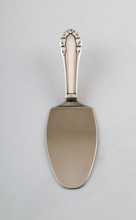 Georg Jensen "Liljekonval" serveringsspade i sterlingsølv og rustfrit stål.