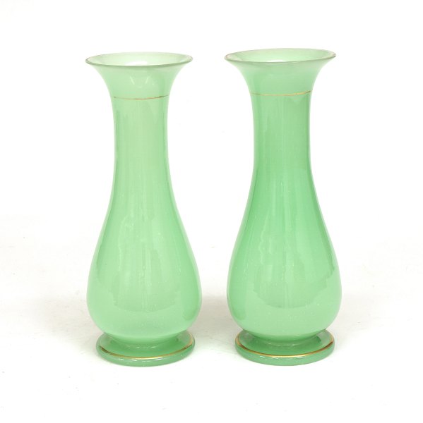 A pair of glass vases. Made circa 1860-80. H: 21cm