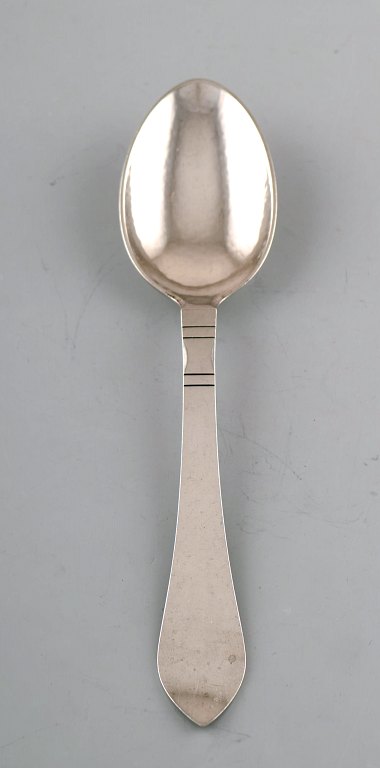 Georg Jensen Continental (Antik) hammerslået middagsske.
