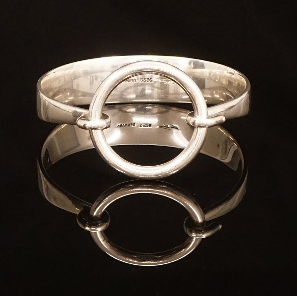 Hans Hansen, Denmark: A sterlingsilver bangle. Inner size: 6,1x5,9cm