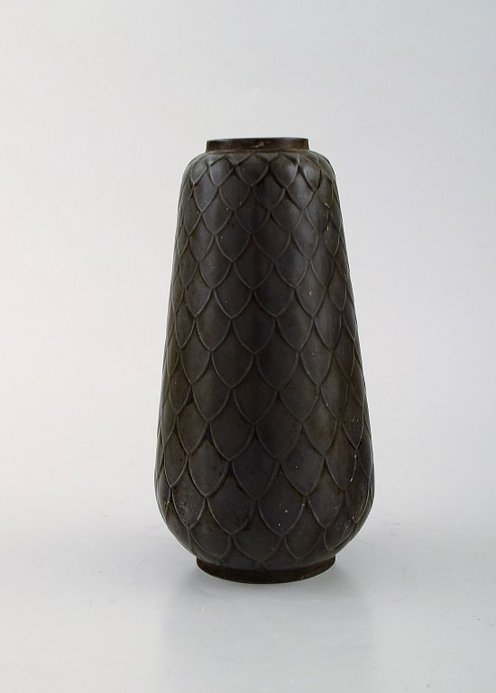 Just Andersen. Art deco vase i diskometal. 1940