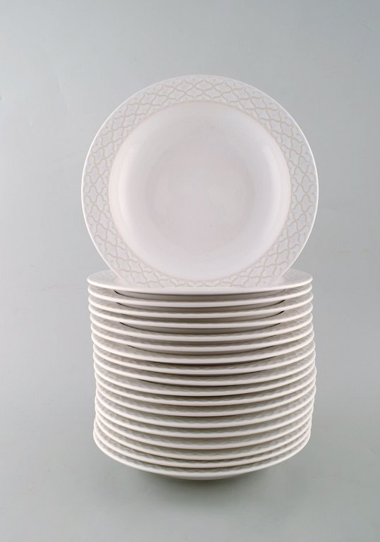 Jens H. Quistgaard for Bing & Grondahl. White "Cordial Palet" soup / pasta plate 
in glazed stoneware. 1960