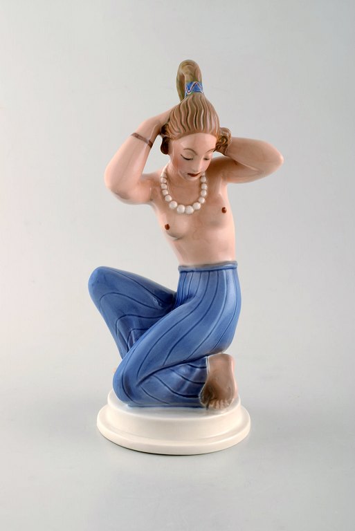 Jens Jacob Bregnø for Dahl-Jensen. Figur af porcelæn nr. 1177, 