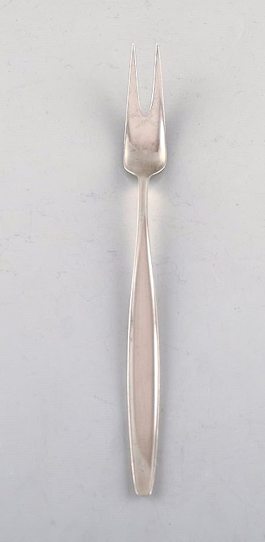 Tias Eckhoff for Georg Jensen. "Cypress" large cold meat fork in sterling 
silver.
