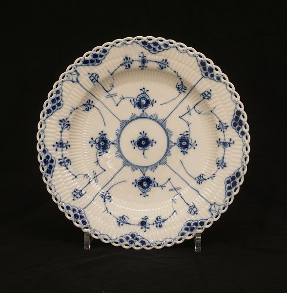 Royal Copenhagen blue fluted full lace plates. #1084. D: 25cm