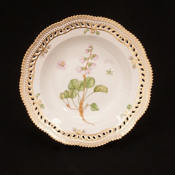 A large Flora Danica soup plate. #20/3547. D: 24cm